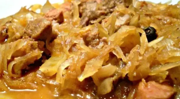 Pyszny bigos, tradycyjne polskie danie. Ten przepis na bigos to gwarancja sukcesu.